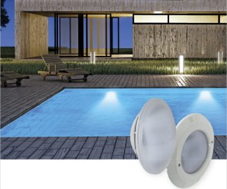 Luces LED para iluminar tu piscina de forma eficiente